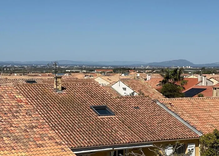 Climatise, Double Vue Et Pic, Acces Et Parking Privatif *
